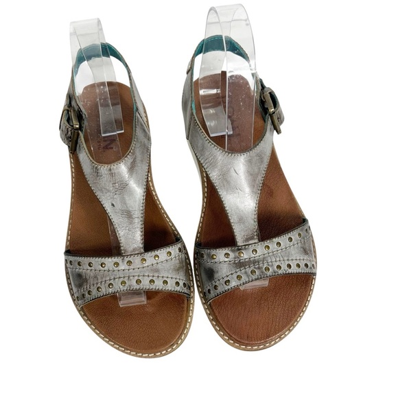 ROAN by Bed Stu Distressed Silver Sandals with leather sole Size 7 1/2 - Picture 2 of 9